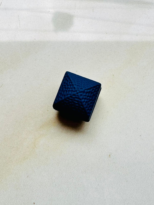 Magnetic Pin - Matte Square